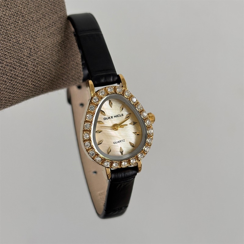 Luxury Watch Gold And Black - 럭셔리 여성용 쿼츠 시계 골드 타원형
