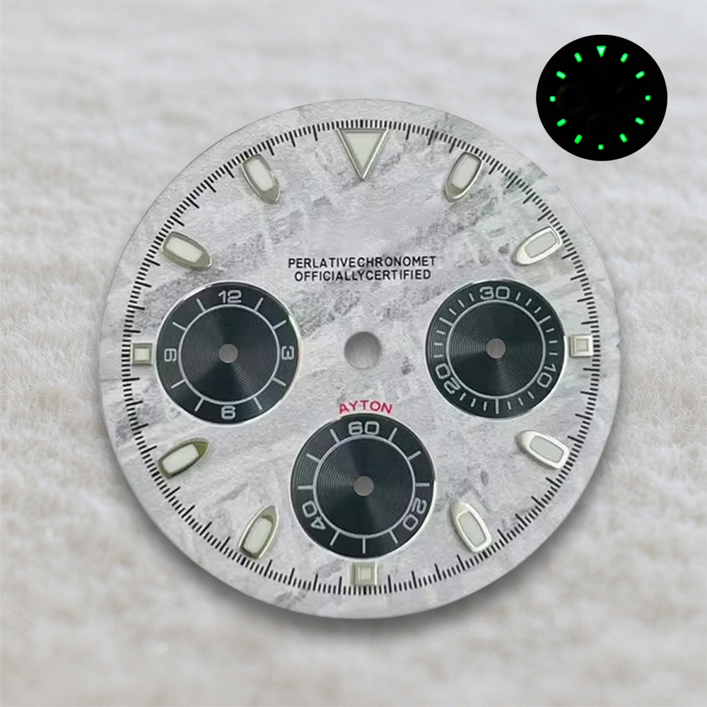 새로운 29.5mm 다이얼 S 로고 다이얼 DTN 팬더 - Exhibition Caseback 리뷰 및 가격