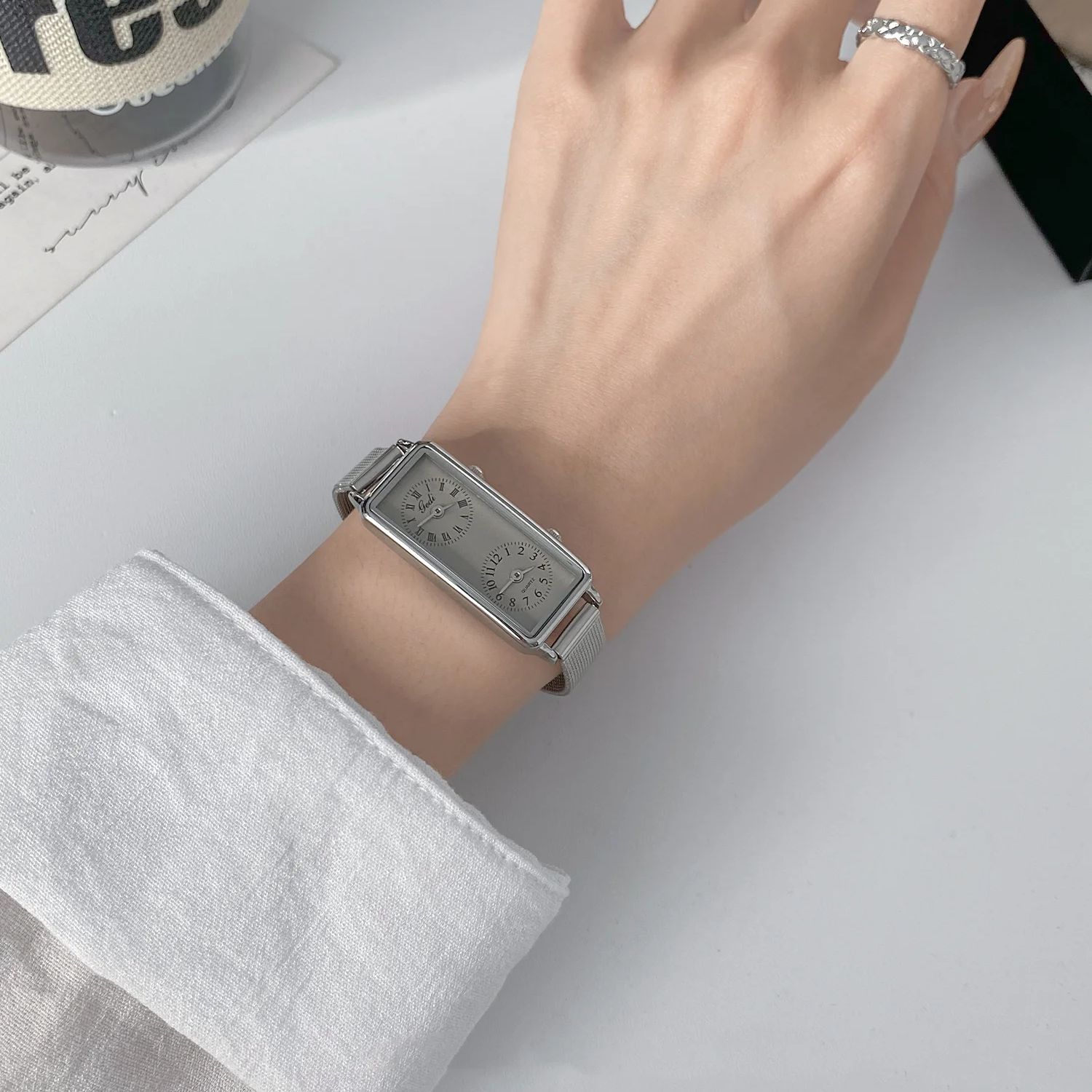 게디 패션 크리에이티브 여성용 시계 듀얼 무브먼트 타임 - Luxury Watch Cartier 리뷰 및 가격